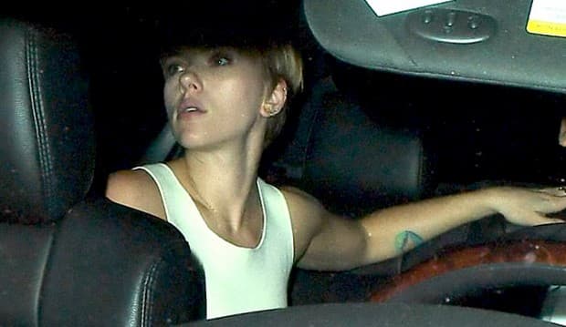 Resmi Janda, Scarlett Johansson Langsung Gandeng Pria Lain