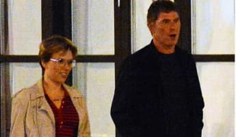 Resmi Cerai, Scarlett Johansson Dipacari Pria 52 Tahun?